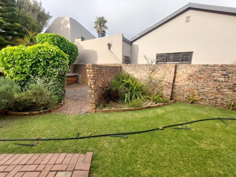 3 Bedroom Property for Sale in Heiderand Western Cape